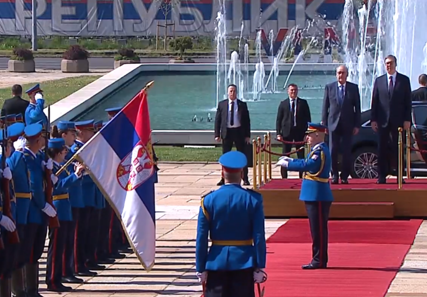 2026-04-28 10_01_35-Mina Branković messaged you - Chat — Mozilla Firefox.png