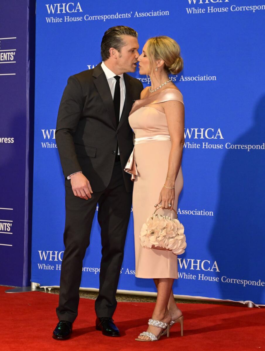 Pit Hegset i Dženifer Raušet na večeri Udruženja dopisnika Bele kuće