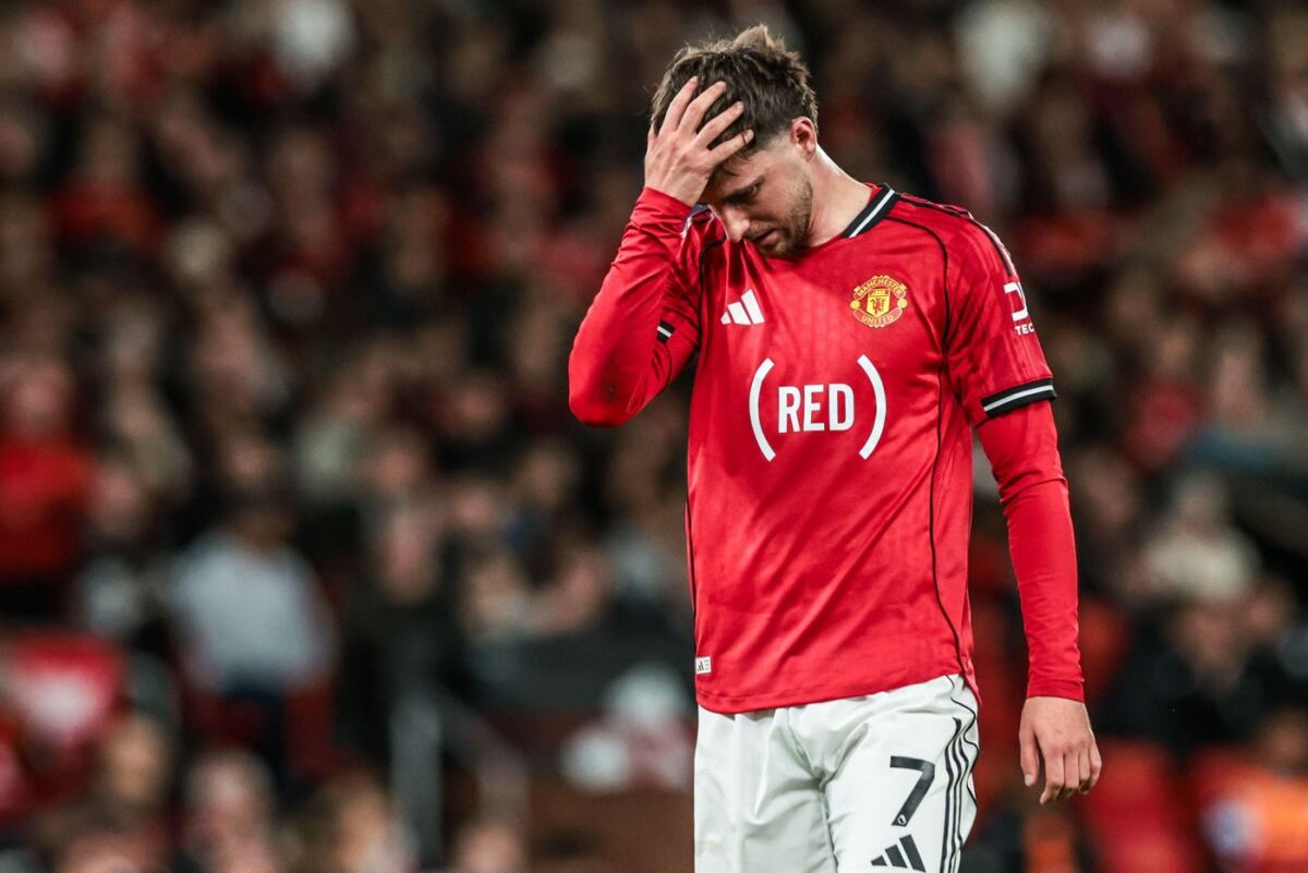 Mejson Maunt u dresu Mančester junajteda