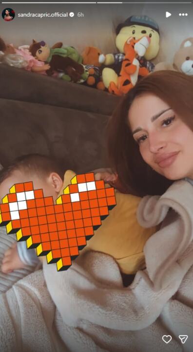 KRILA DA JE SAMOHRANA MAJKA: "Sin će zauvek nositi moje prezime" Ispovest pevačice koja je OJADILA bogatog biznismena i završila sa 15 kopči na glavi