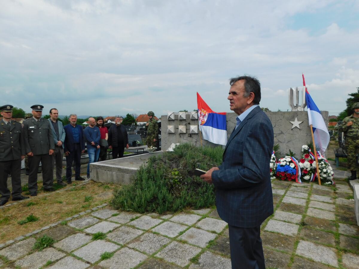 LOZNICA - Počast.JPG