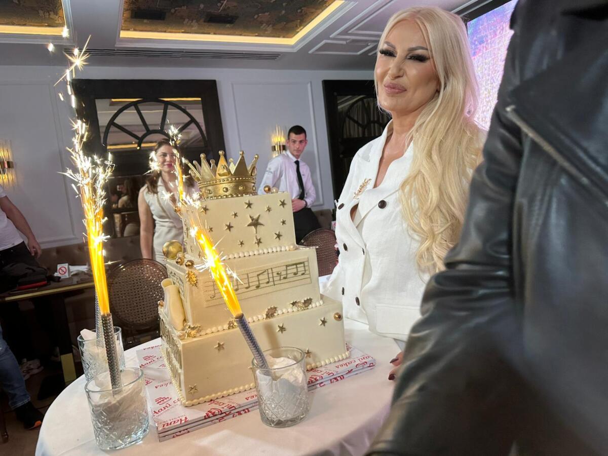 Elma Sinanović promocija (2).jpeg