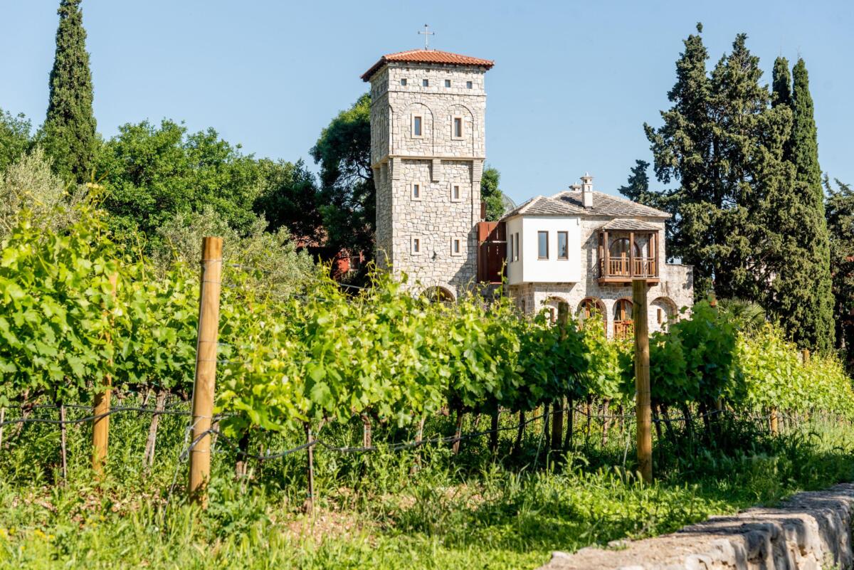 Manastir Tvrdoš