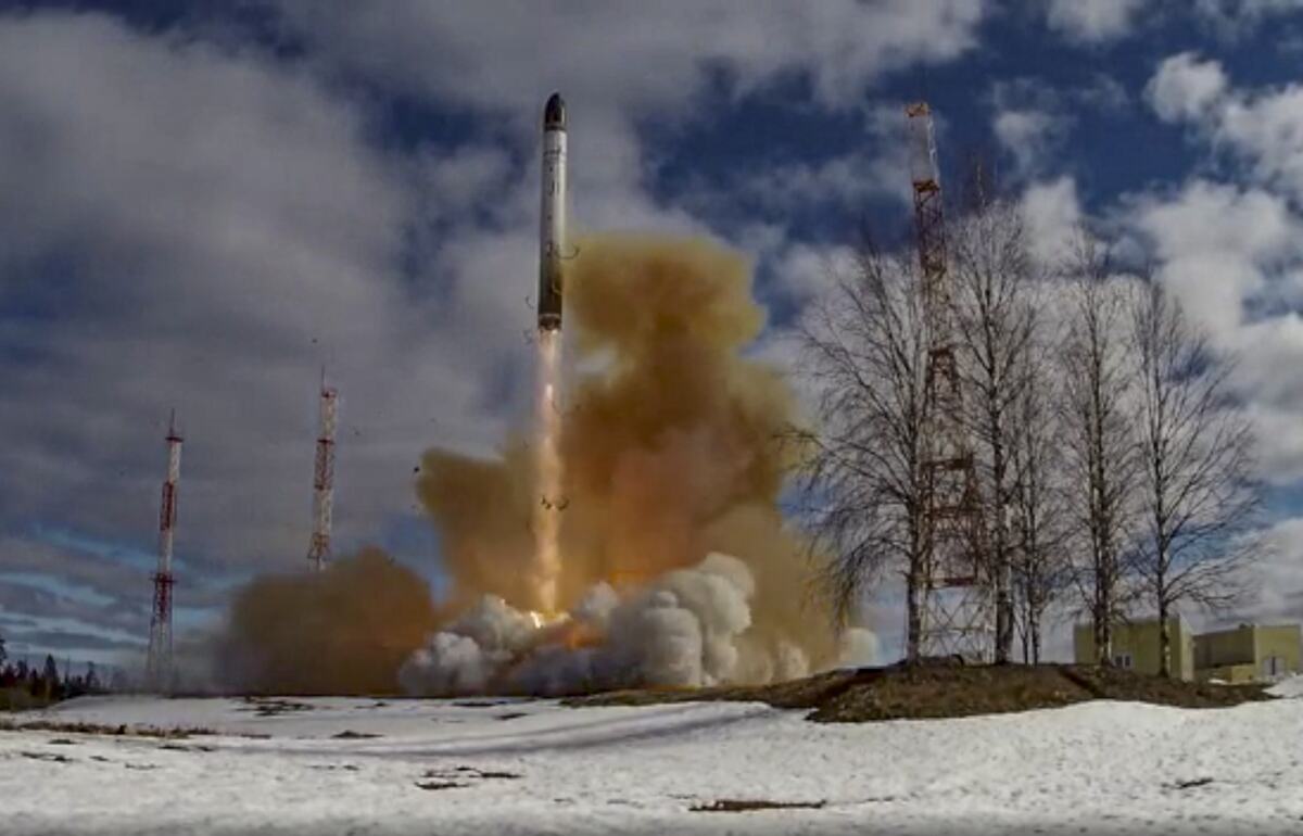102 EPA Russian Defence Ministry Press.jpg