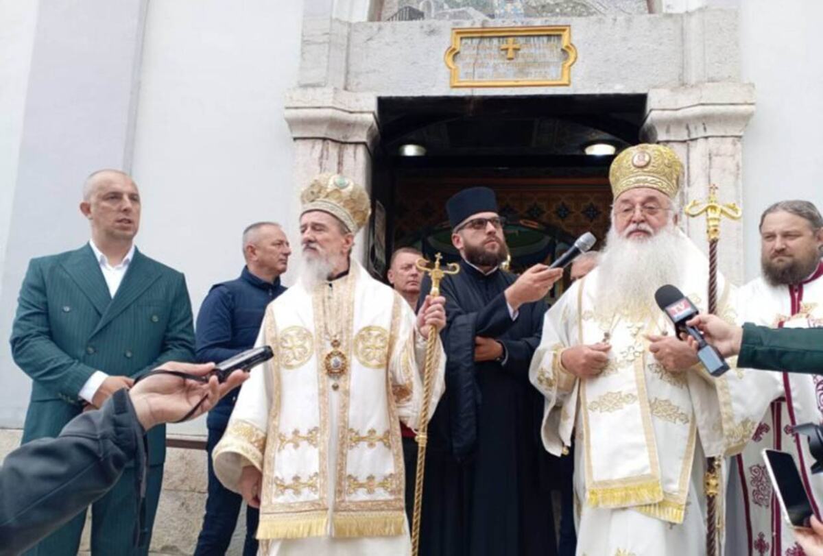 Dugačka trobojka i stotine vernika Prijepolje svečano obeležilo hramovnu slavu i - 13.05.2026 (3).jpg