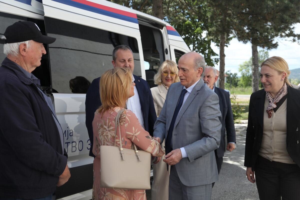 2.JPG