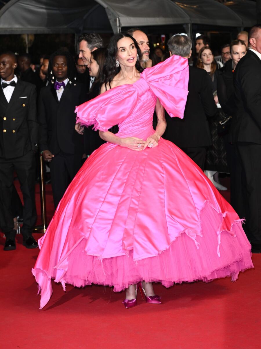 Demi Mur u Kanu u pink haljini