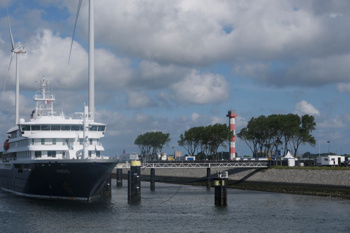 mv hondius05 AP Patrick Post.jpg