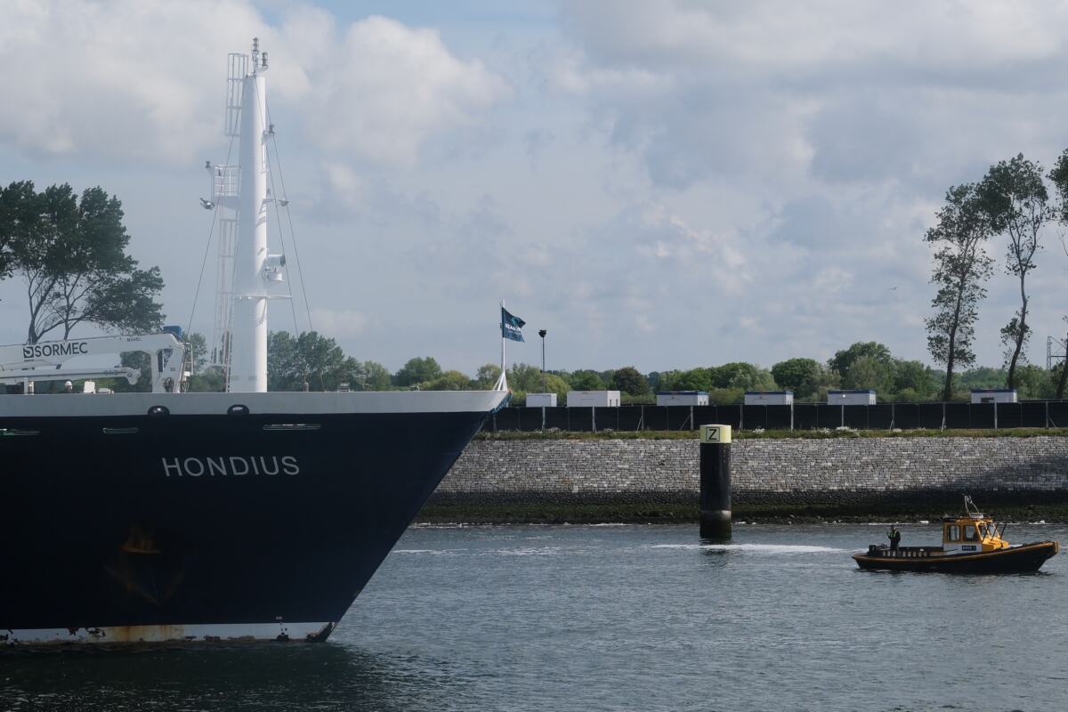 mv hondius03 AP Patrick Post.jpg