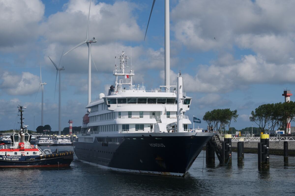mv hondius08 AP Patrick Post.jpg