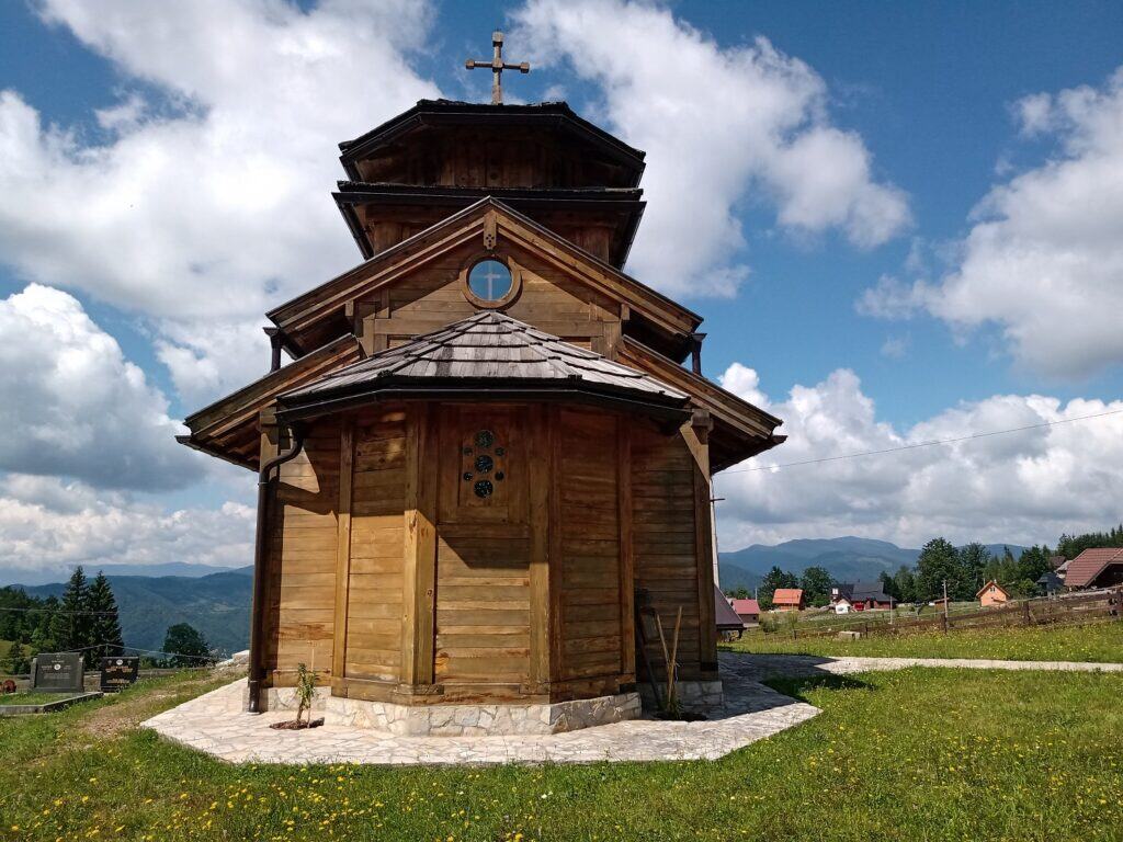 Tara-Sekulici-crkva Svetog cara Lazar.jpg