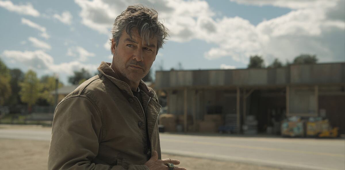 kyle-chandler_6a0d97db8a0c3.jpeg
