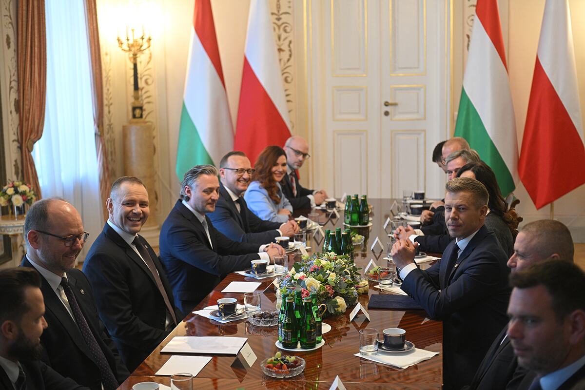 Peter Mađar Donald Tusk (10).jpg