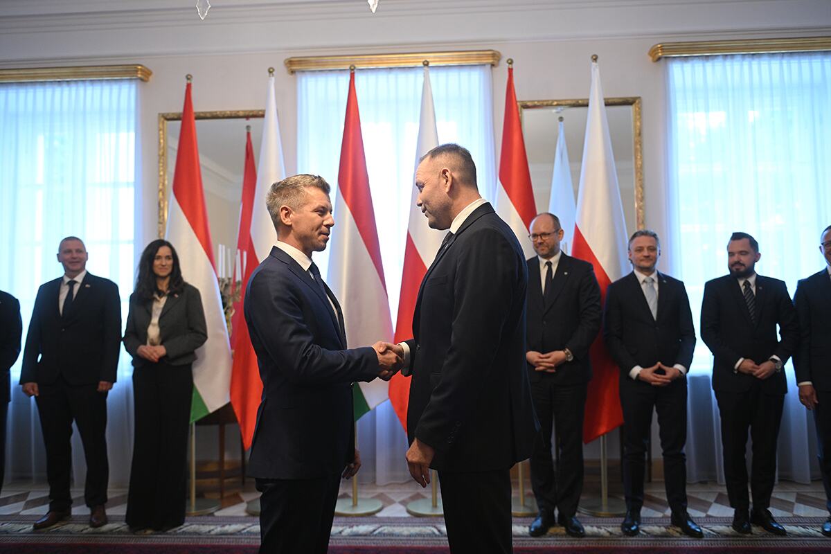 Peter Mađar Donald Tusk (2).jpg