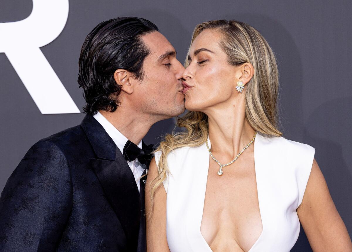 Petra Nemcova sa suprugom na filmskom festivalu u Kanu