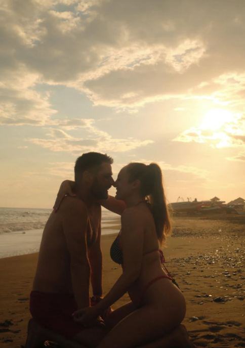 U JEKU PRIČA O RAZVODU ISPLIVALI VRELI KADROVI! Javnost bruji o rastanku Lune i Marka, a ove slike su šokirale internet (FOTO)