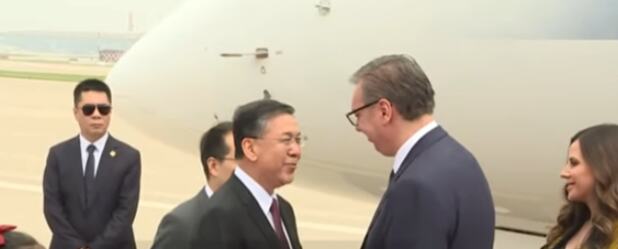 Predsednik Vučić stigao u Kinu, priređen mu svečani doček