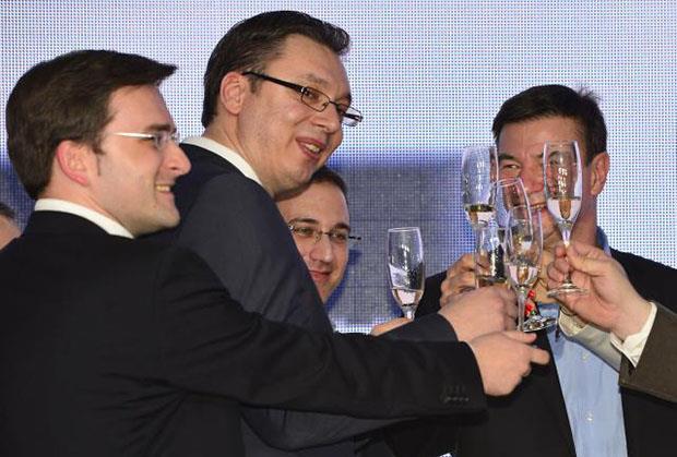 aleksandar-vucic-sns-srpska-napredna-stranka-slavlje.jpg