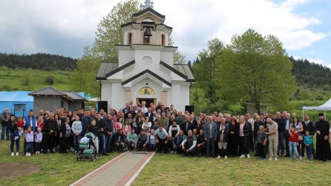 Osveštan novopodignuti pravoslavni hram u selu Obarde kod Pljevalja (20).jpg