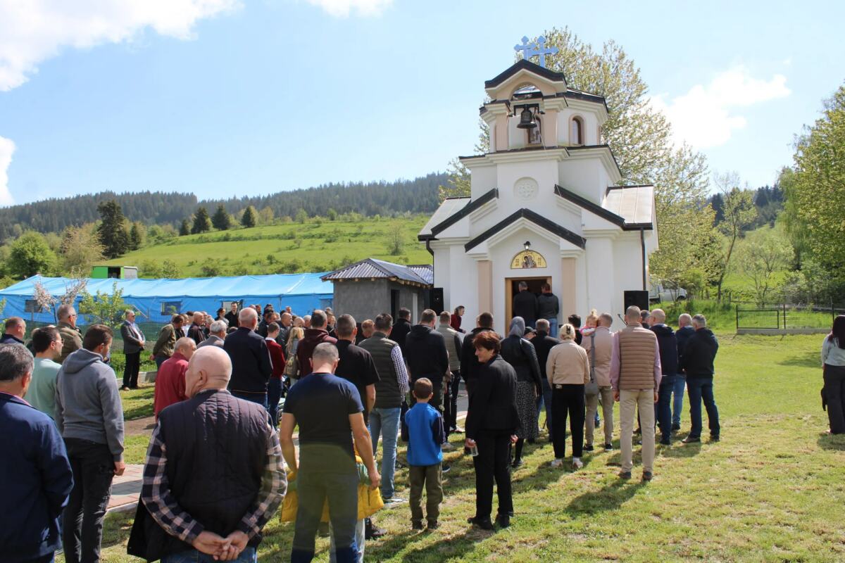 Osveštan novopodignuti pravoslavni hram u selu Obarde kod Pljevalja (18).jpg