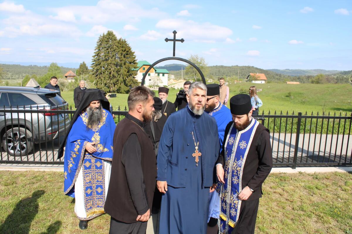 Osveštan novopodignuti pravoslavni hram u selu Obarde kod Pljevalja (3).jpg
