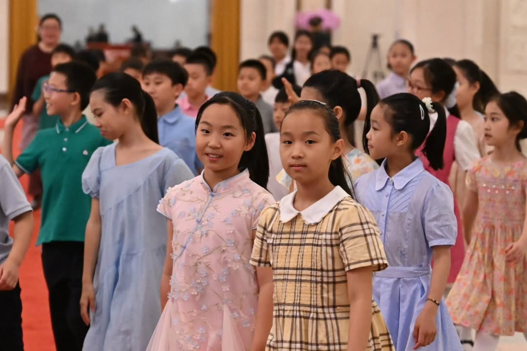 Veoma sam srećan što sam zajedno sa delegacijom danas u Pekingu. Hvala na veličanstvenom dočeku(11).jpg