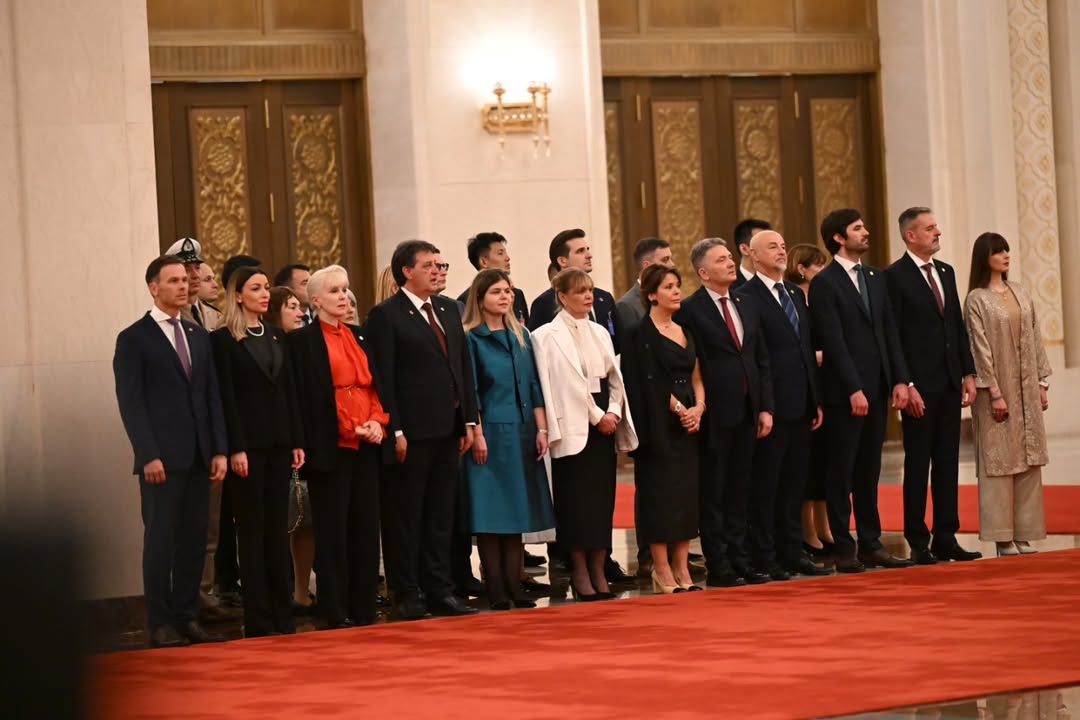 Veoma sam srećan što sam zajedno sa delegacijom danas u Pekingu. Hvala na veličanstvenom dočeku(7).jpg