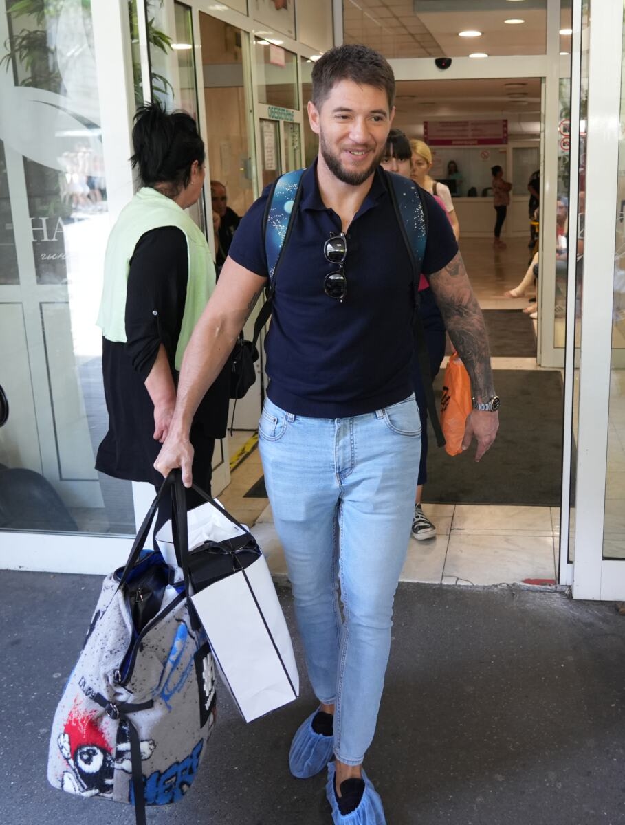 Joca Stefanović došao po ženu i sina u porodilište