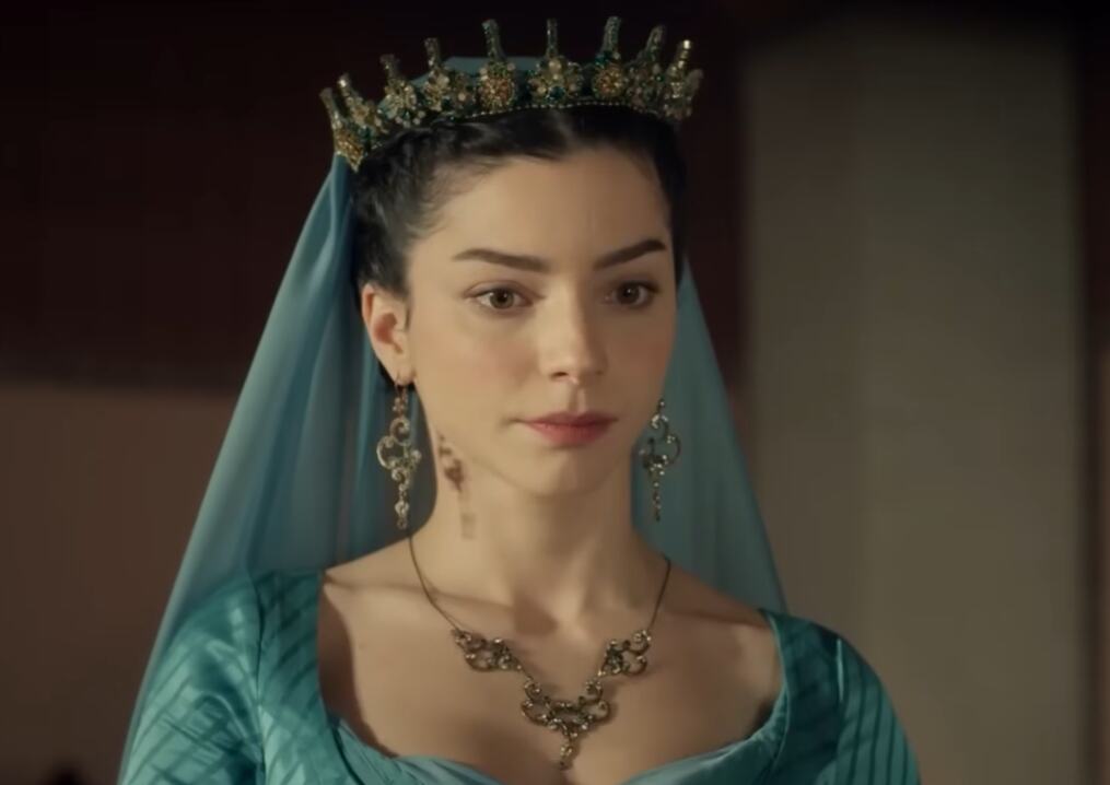 Merve Bolugur kao sultanija Nurbanu
