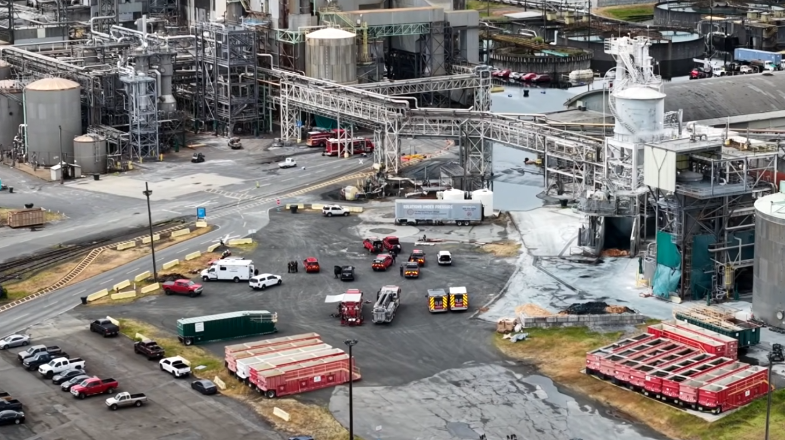 2026-05-27 08_19_12-Raw_ Drone aerials of Longview chemical facility after implosion - YouTube — Moz.png
