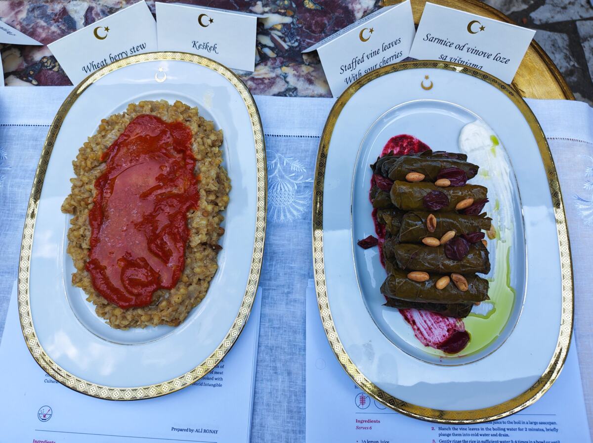 Yaprak sarma ve keşkek.jpg