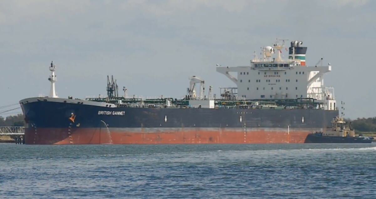 upad francuskih komandosa na ruski tanker (4).png