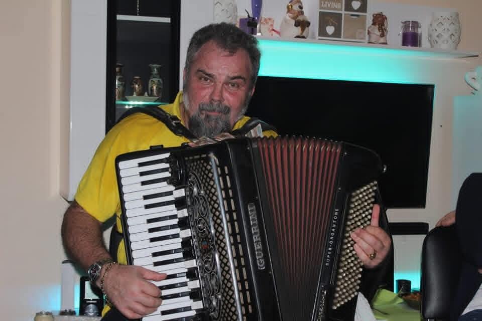 Dragan Jurić Jurke harmonikaš (2).jpg