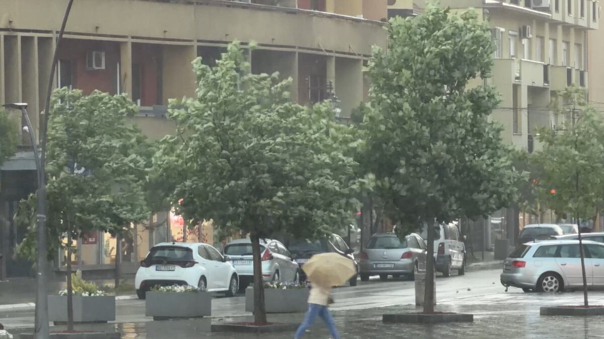 cacak-jako-nevreme-pokrivalica.jpg