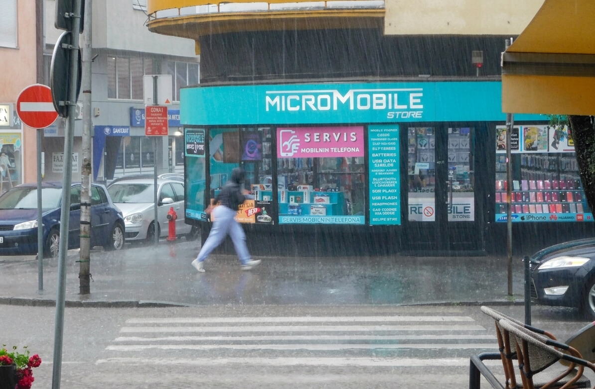 LOZNICA - Bez kišobrana.png