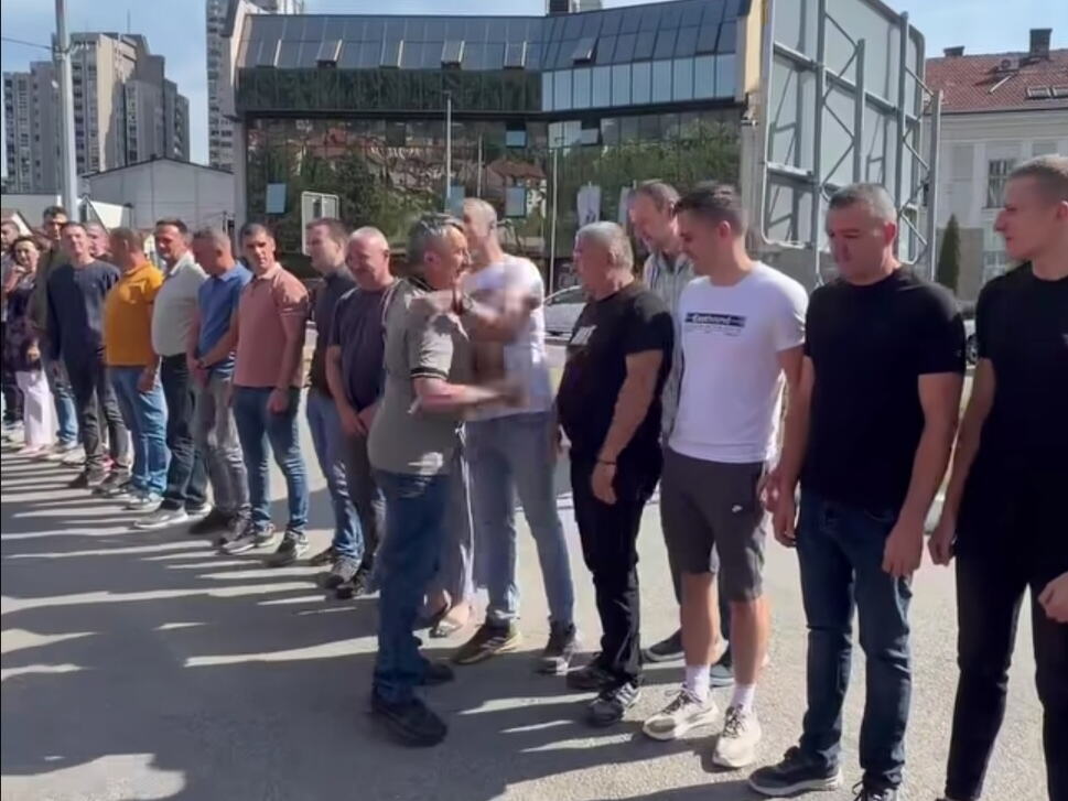 Vatrogasac Rađen Jokić odlazi u penziju 2.jpg