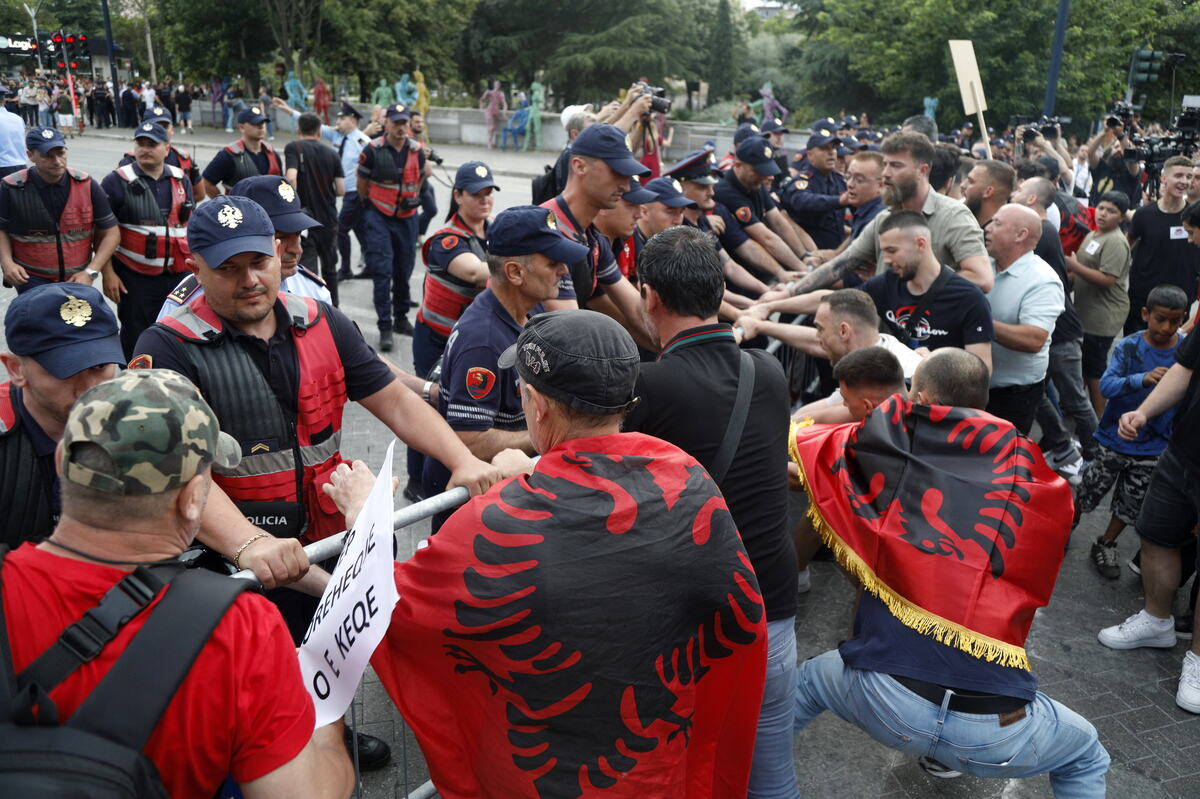 albanija04 EPA Malton Dibra.jpg