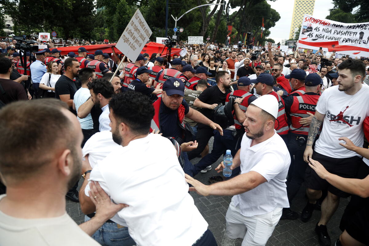 albanija01 EPA Malton Dibra.jpg