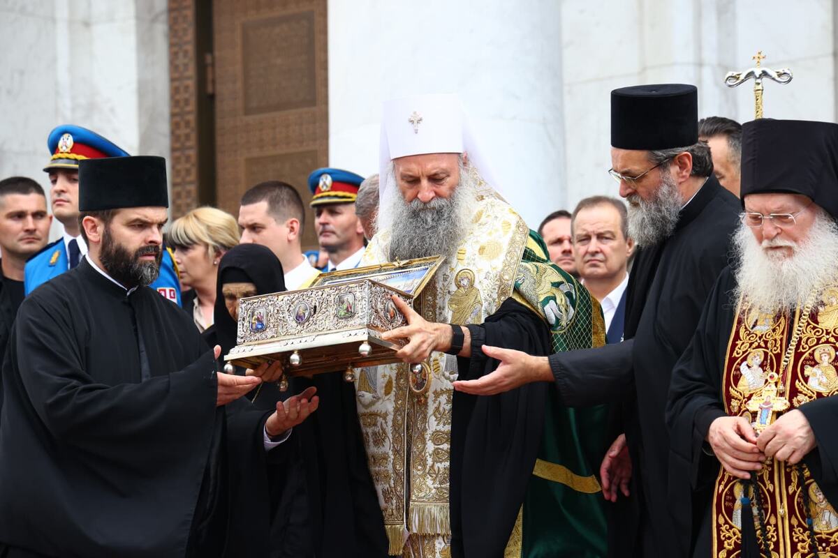 Pojas presvete bogorodice hram svetog save (1).jpeg