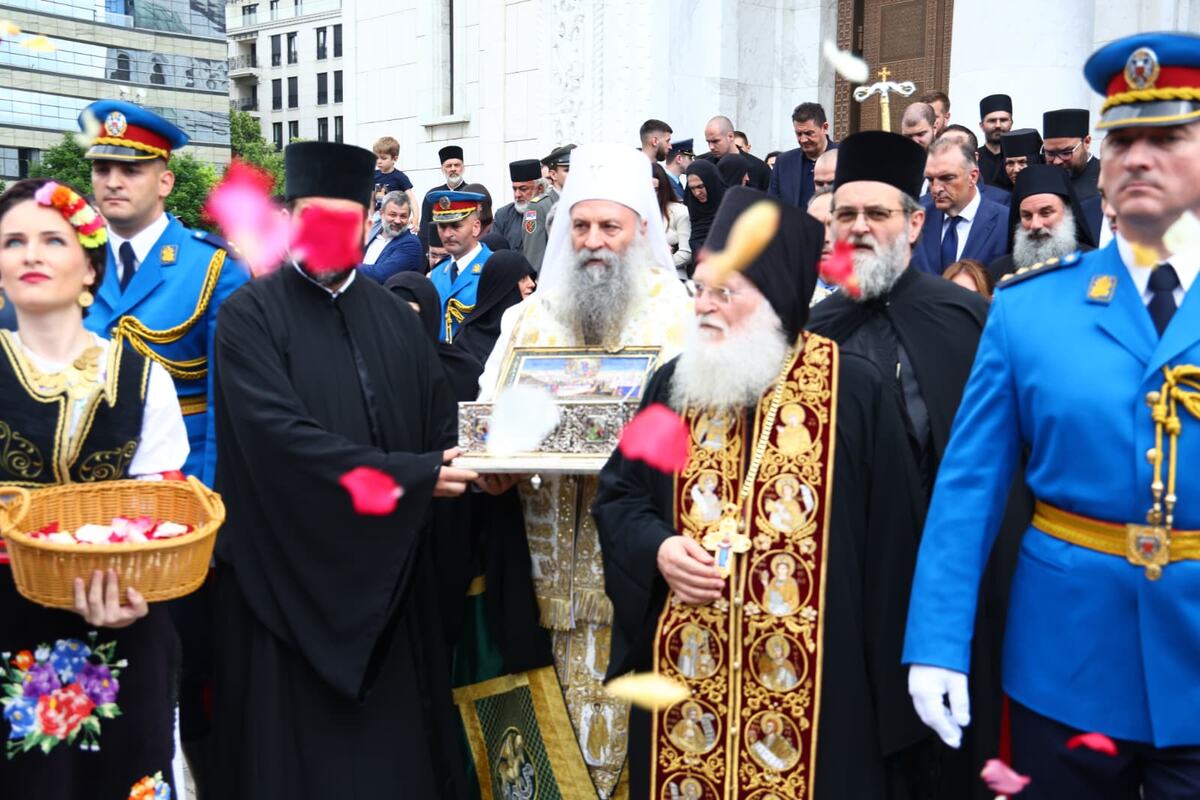 Pojas presvete bogorodice hram svetog save (8).jpeg