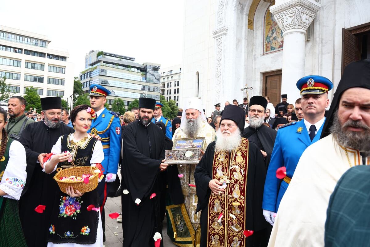 Pojas presvete bogorodice hram svetog save (9).jpeg