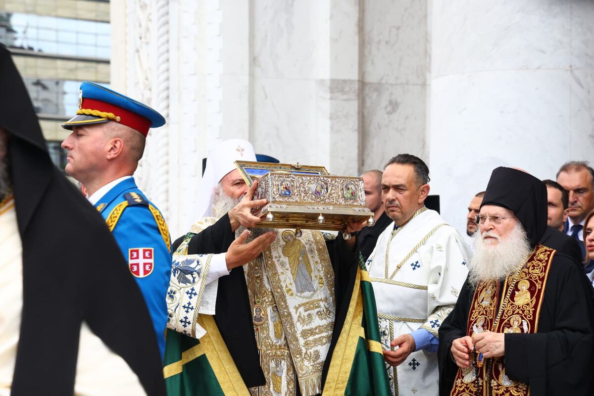 Pojas presvete bogorodice hram svetog save (13).jpeg