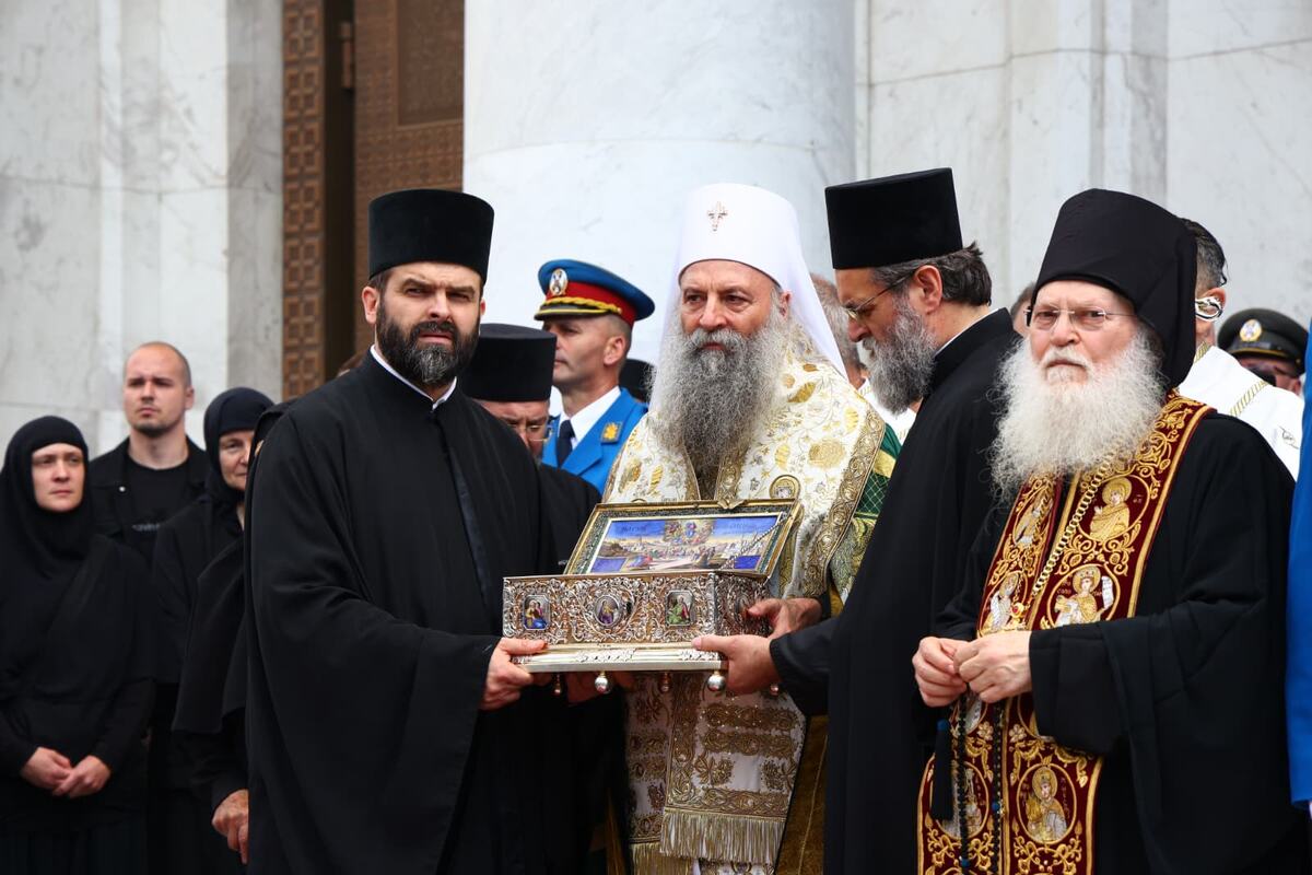 Pojas presvete bogorodice hram svetog save (15).jpeg