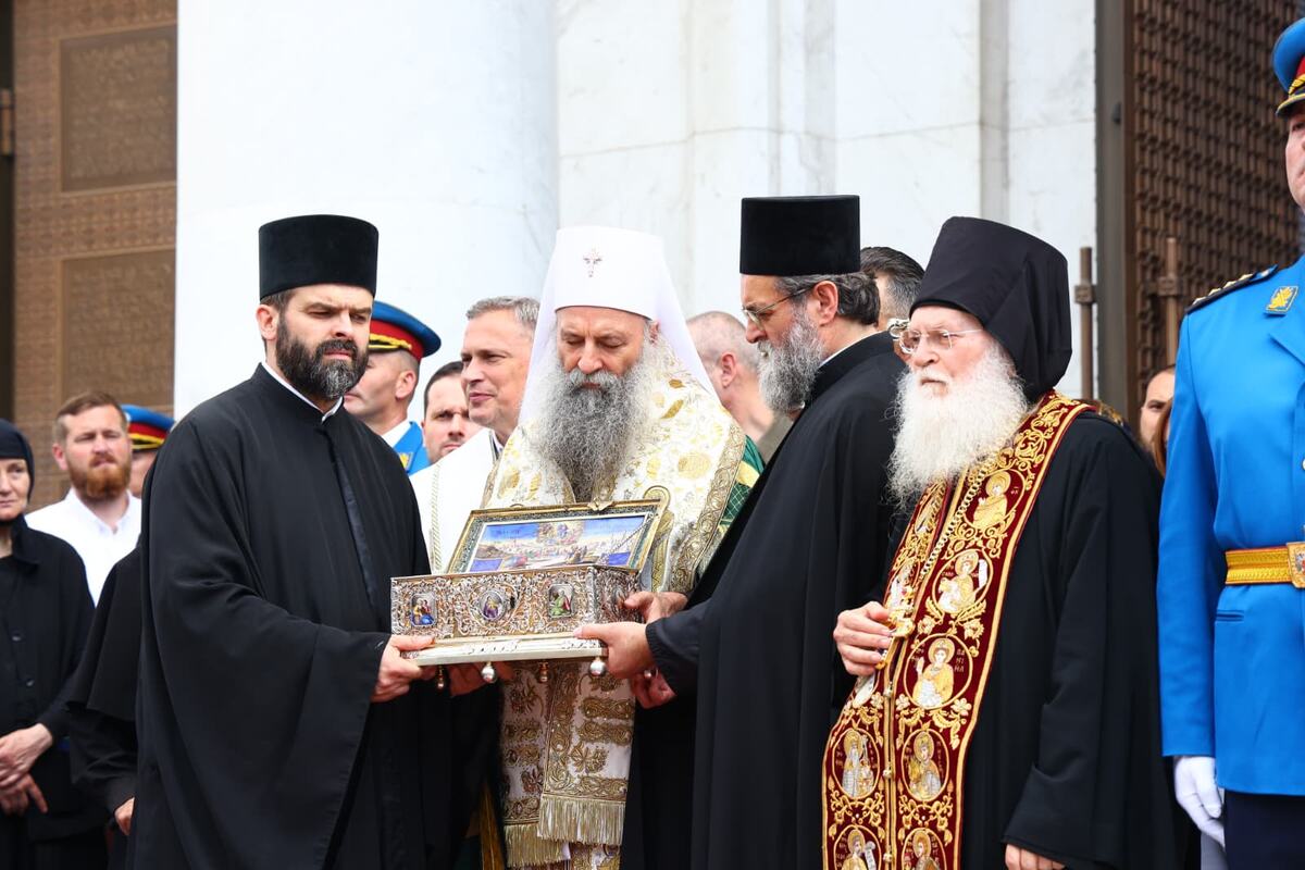 Pojas presvete bogorodice hram svetog save (16).jpeg