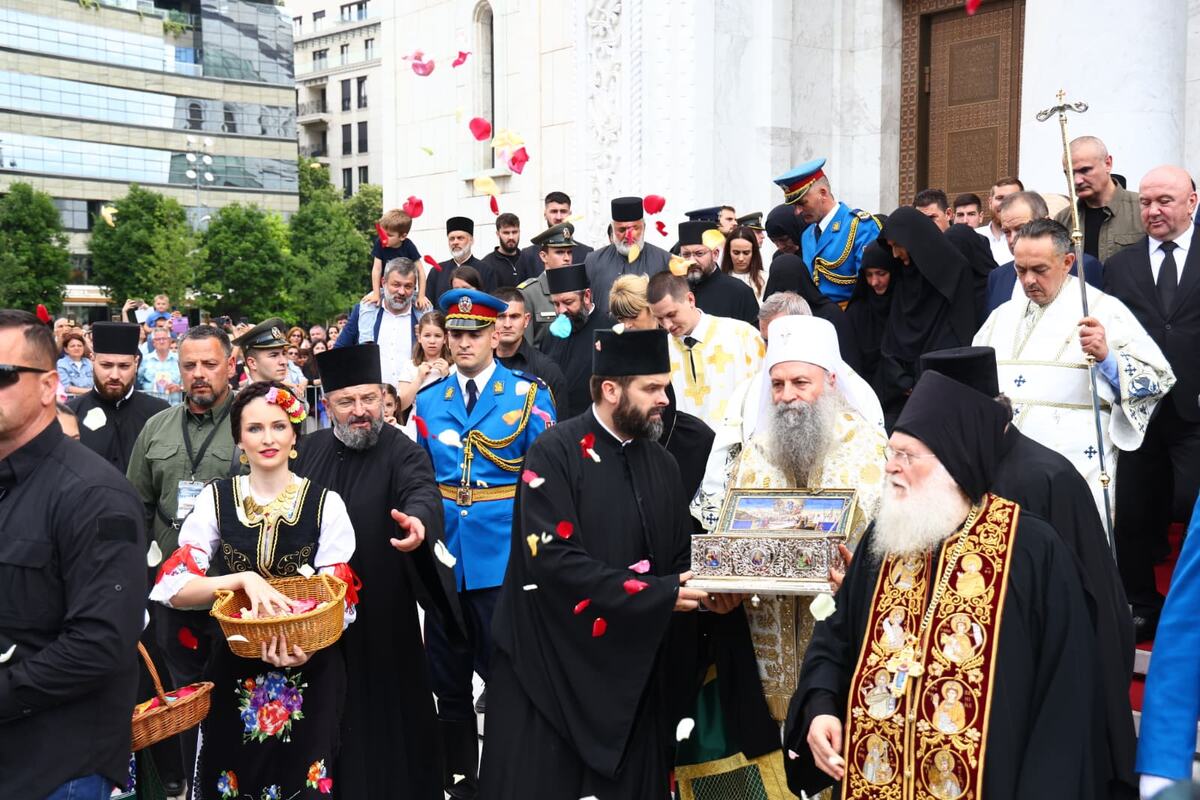 Pojas presvete bogorodice hram svetog save (30).jpeg