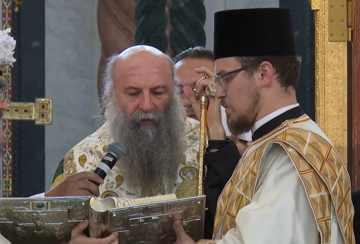 Pojas presvete bogorodice Hram Svetog Save patrijarh Porfirije (3).png
