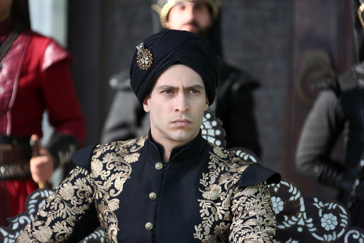 Ekin Koč kao sultan Ahmed I u seriji Sultanija Kosem