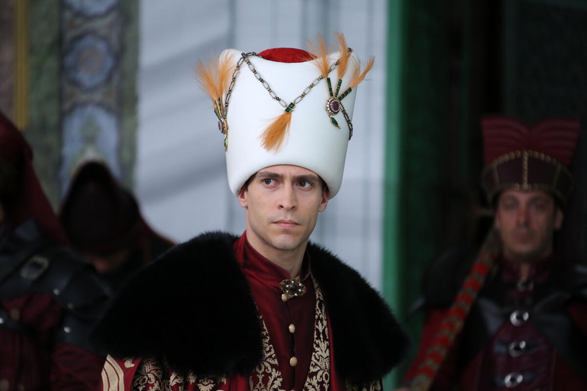Ekin Koč kao sultan Ahmed I u seriji Sultanija Kosem