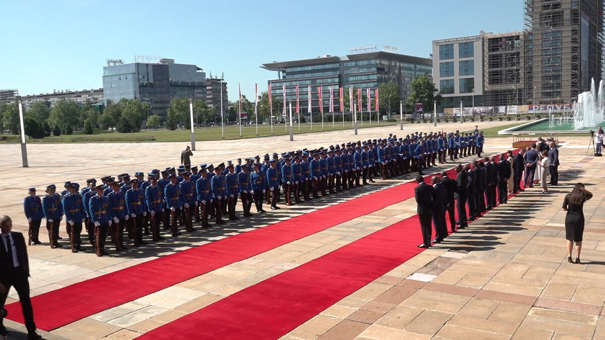 Palata Srbija počasna garda Angola