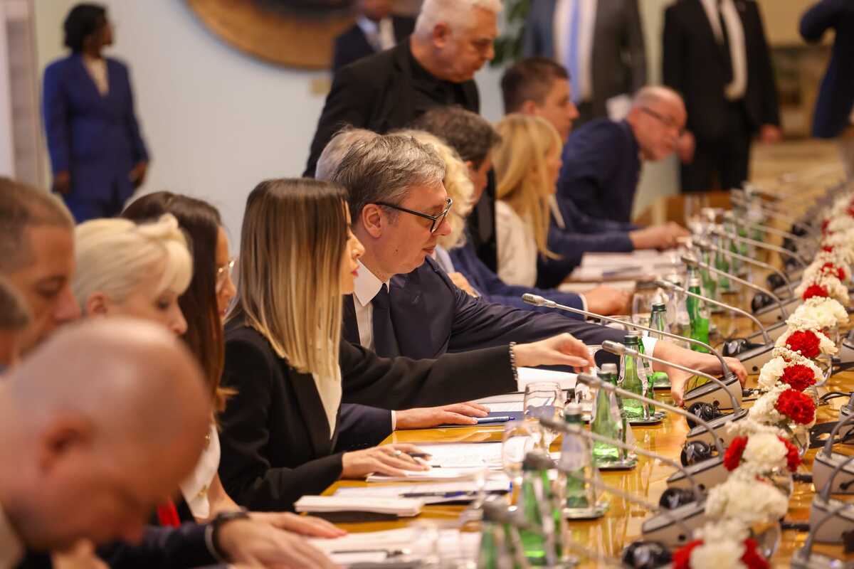 Aleksandar Vučić Angola  Žoao Manuel Gonsalves Lorens  (2).jpeg